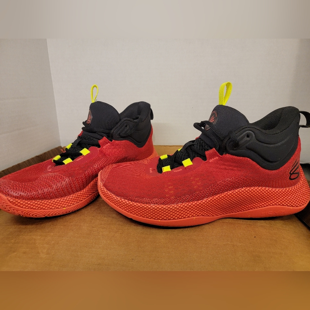 Under Armour UA Men's Curry HOVR Splash Basketball Shoes Red/Black Size 8 Rare !
